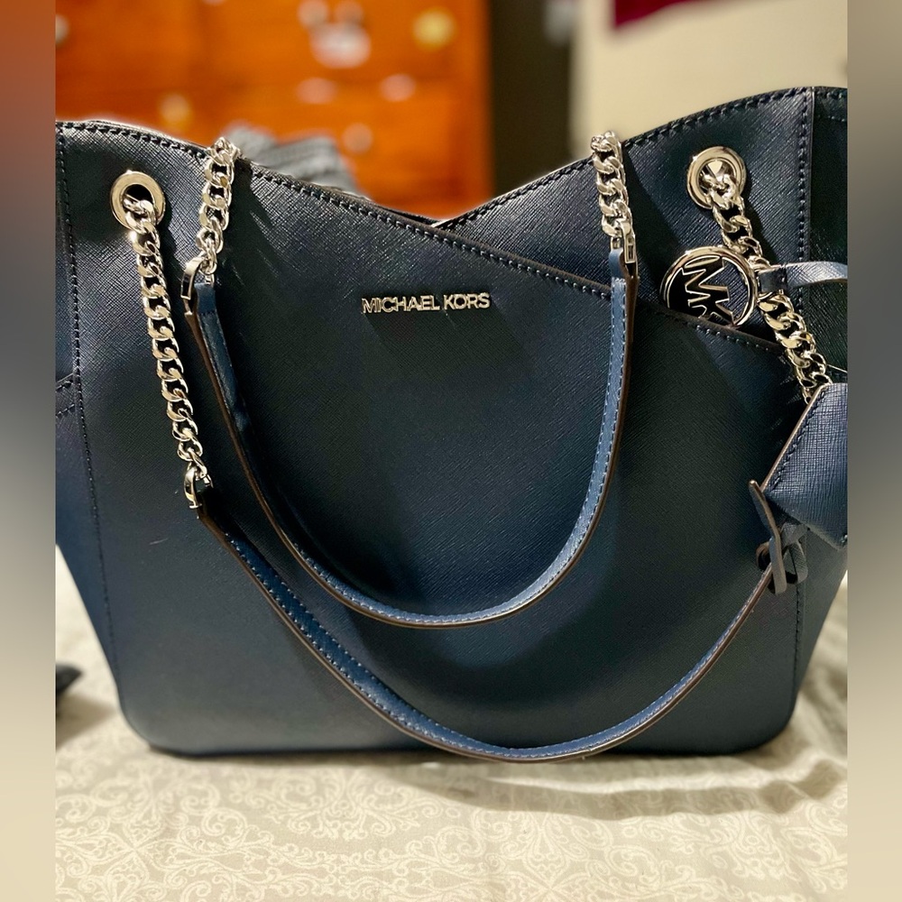 Bold blue large shoulder bag!